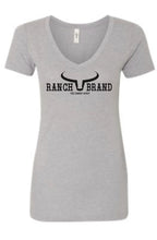 Charger l&#39;image dans la galerie, T-shirt col V Ranch Branch
