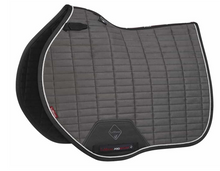 Charger l'image dans la galerie, LeMieux ProSport Suede EuroJump Square
